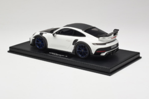 Porsche 911 992 TechArt GTstreet R White With Blue Wheels TechArt 1:18 REMC014 Resin — photo 5 of 6