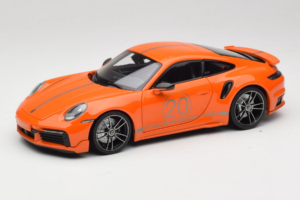 Porsche 911 992 Turbo S Coupe Sport Design Orange Minichamps 1:18 113069074 Diecast