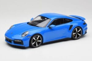 Porsche 911 992 Turbo S Gentian Blue Minichamps 1:18 155069074 Diecast