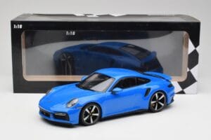 Porsche 911 992 Turbo S Gentian Blue Minichamps 1:18 155069074 Diecast — photo 6 of 6
