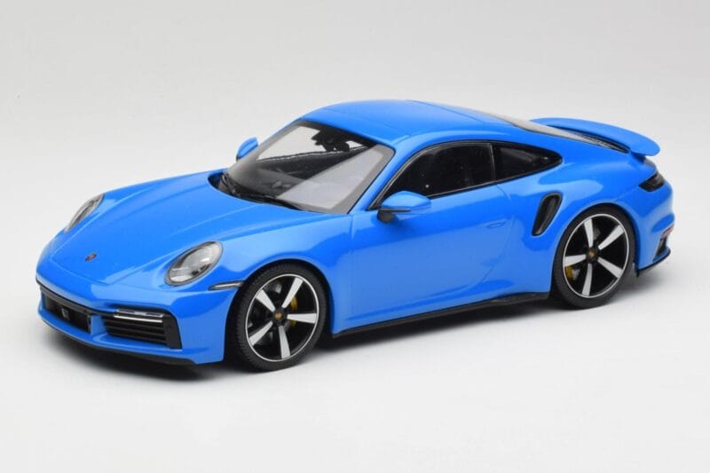 Porsche 911 992 Turbo S Gentian Blue Minichamps 1:18 155069074 Diecast