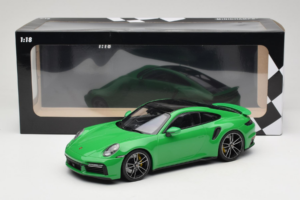 Porsche 911 992 Turbo S Green Minichamps 1:18 153069077 Diecast — photo 6 of 6