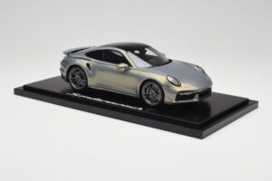 Porsche 911 Turbo S 992 Silver Bamboo Chromaflire With Display Case Spark 1:18 WAP0219100RTSS Resin — photo 4 of 7