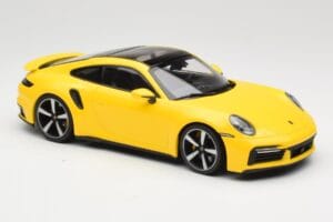 Porsche 911 992 Turbo S Yellow Minichamps 1:18 155069071 Diecast — photo 4 of 6