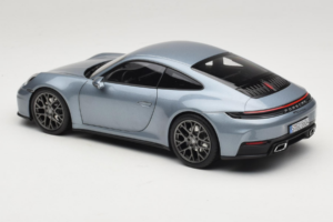 Porsche 911 992.2 Carrera Polar Silver Metallic Norev 1:18 187170 Diecast — photo 7 of 8