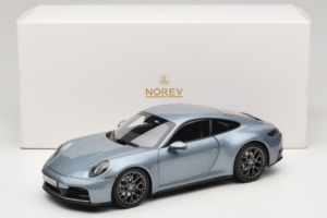 Porsche 911 992.2 Carrera Polar Silver Metallic Norev 1:18 187170 Diecast — photo 8 of 8