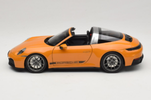 Porsche 911 992.2 Targa 4 GTS Bahama Yellow Norev 1:18 187190 Diecast — photo 5 of 10
