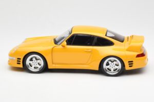 RUF CTR2 993 Sport Yellow GT Spirit 1:18 GT141 Resin — photo 3 of 6