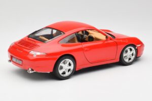 Porsche 911 996 Carrera 4 Red Bburago 1:18 30085 Diecast — photo 3 of 8