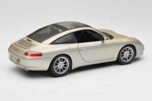 Porsche 911 996 Carrera 4S Silver Maisto 1:18 WAP02102212 Diecast — photo 3 of 8