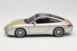 Porsche 911 996 Carrera 4S Silver Maisto 1:18 WAP02102212 Diecast — photo 4 of 8