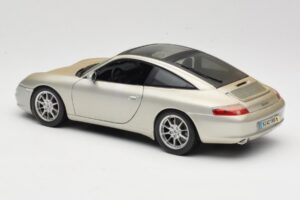 Porsche 911 996 Carrera 4S Silver Maisto 1:18 WAP02102212 Diecast — photo 7 of 8