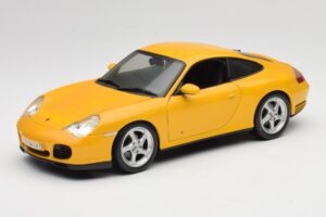 Porsche 911 996 Carrera 4S Yellow Maisto 1:18 WAP02101610 Diecast