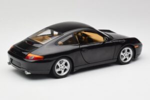 Porsche 911 996 Carrera Black Gate 1:18 1043 Diecast — photo 3 of 8