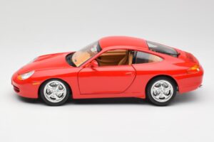 Porsche 911 996 Carrera Red Bburago 1:18 3385 Diecast — photo 4 of 8