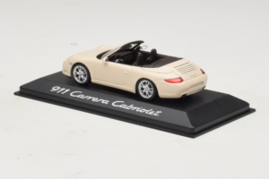 Porsche 911 997 Carrera Cabriolet White Minichamps 1:43 WAP02001118 Diecast — photo 3 of 5