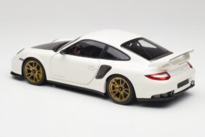 Porsche 911 997 GT2 RS White & Gold Wheels Minichamps 1:18 100069406 Diecast — photo 7 of 8