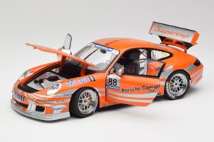 Porsche 911 997 GT3 R #88 Porsche Consulting 2005 AUTOart 1:18 77821 Diecast — photo 2 of 8