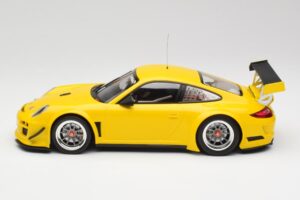 Porsche 911 997 GT3 R Street Racing Yellow Minichamps 1:18 151108902 Diecast — photo 3 of 6