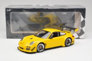 Porsche 911 997 GT3 R Street Racing Yellow Minichamps 1:18 151108902 Diecast — photo 6 of 6