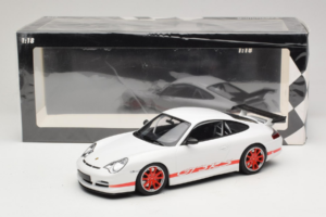 Porsche 911 996 GT3 RS White Red Stripe Minichamps 1:18 155062020 Diecast — photo 6 of 6