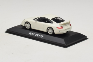 Porsche 911 997 GT3 White Minichamps 1:43 WAP02012016 Diecast — photo 3 of 5