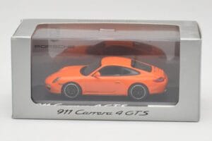 Porsche 911 997.2 Carrera 4 GTS Orange Minichamps 1:43 WAP0201140C Diecast — photo 4 of 4
