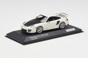 Porsche 911 997.2 GT2 RS White with Silver Wheels Minichamps 1:43 400069405 Diecast — photo 2 of 4