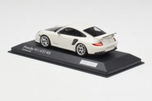 Porsche 911 997.2 GT2 RS White with Silver Wheels Minichamps 1:43 400069405 Diecast — photo 3 of 4