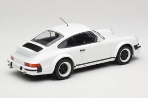 Porsche 911 SC GT Race Version IXO 1:18 18CMC007 Diecast — photo 2 of 6