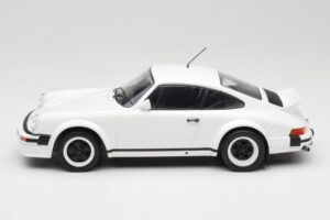 Porsche 911 SC GT Race Version IXO 1:18 18CMC007 Diecast — photo 3 of 6