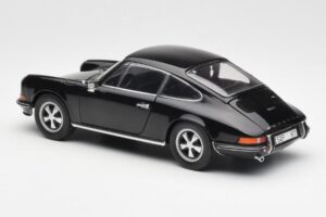Porsche 911 S Black Schuco 1:18 450047200 Diecast — photo 7 of 8