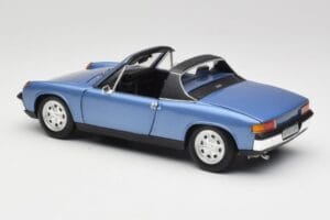 Porsche 914 Blue Revell 1:18 08975 Diecast — photo 7 of 8