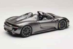 Porsche 918 Spyder Liquid Metal Silver Minichamps 1:18 110062430 Diecast — photo 3 of 8