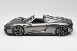 Porsche 918 Spyder Liquid Metal Silver Minichamps 1:18 110062430 Diecast — photo 4 of 8