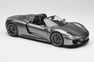 Porsche 918 Spyder Liquid Metal Silver Minichamps 1:18 110062430 Diecast — photo 6 of 8