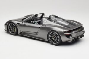 Porsche 918 Spyder Liquid Metal Silver Minichamps 1:18 110062430 Diecast — photo 7 of 8
