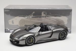 Porsche 918 Spyder Liquid Metal Silver Minichamps 1:18 110062430 Diecast — photo 8 of 8