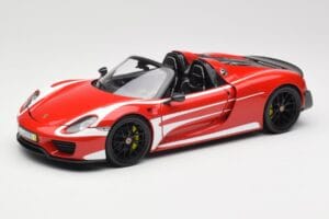 Porsche 918 Spyder Weissach Package Red & White Stripes Minichamps 1:18 110062442 Diecast