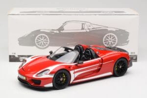 Porsche 918 Spyder Weissach Package Red & White Stripes Minichamps 1:18 110062442 Diecast — photo 9 of 9