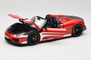 Porsche 918 Spyder Weissach Package Red White Stripes Minichamps 1:18 110062442-O1 Diecast — photo 2 of 8