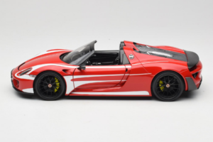 Porsche 918 Spyder Weissach Package Red White Stripes Minichamps 1:18 110062442-O1 Diecast — photo 4 of 8