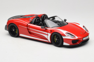 Porsche 918 Spyder Weissach Package Red White Stripes Minichamps 1:18 110062442-O1 Diecast — photo 6 of 8