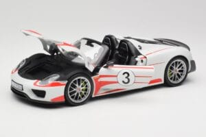 Porsche 918 Spyder Weissach Package Salzburg Minichamps 1:18 110062441 Diecast — photo 2 of 8