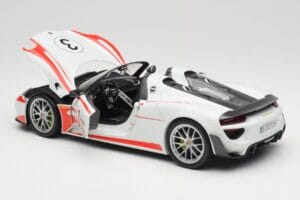 Porsche 918 Spyder Weissach Package Salzburg Minichamps 1:18 110062441 Diecast — photo 5 of 8