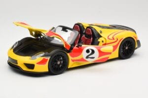 Porsche 918 Spyder Weissach Package Yellow With Stripes Minichamps 1:18 110062446 Diecast — photo 2 of 8