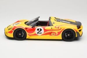 Porsche 918 Spyder Weissach Package Yellow With Stripes Minichamps 1:18 110062446 Diecast — photo 4 of 8