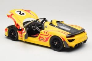 Porsche 918 Spyder Weissach Package Yellow With Stripes Minichamps 1:18 110062446 Diecast — photo 5 of 8