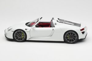 Porsche 918 Spyder White Minichamps 1:18 110062436 Diecast — photo 4 of 8