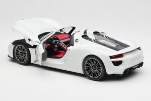 Porsche 918 Spyder White Minichamps 1:18 110062436 Diecast — photo 5 of 8